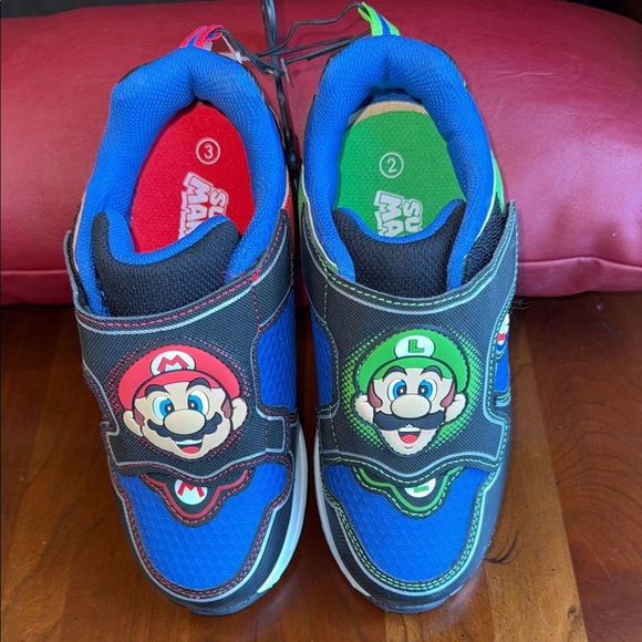 Nintendo Kids Sneakers Blue Green Red Mario Luigi Runners Sizes 3 and 13 - Picture 4 of 14